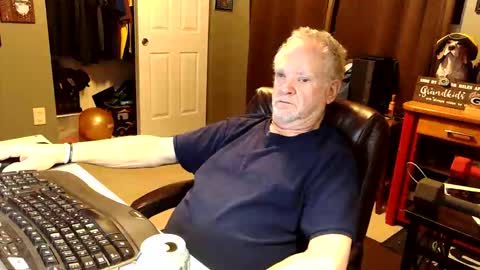 midwestdad09 online show from October 20, 9:54 am