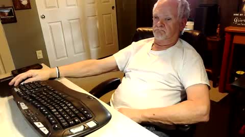 midwestdad09 online show from October 22, 9:25 pm