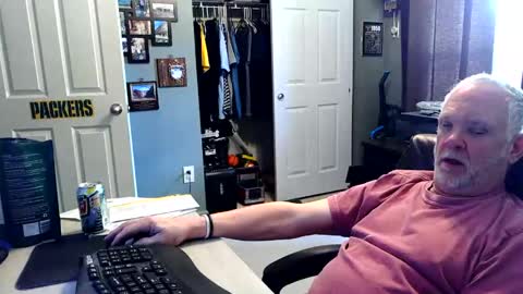 Snapshot of midwestdad09 chatting on May 2, 6:46 pm midwestdad09 online show from May 2, 6:46 pm