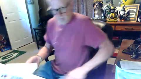 Snapshot of midwestdad09 chatting on June 2, 6:43 pm midwestdad09 online show from June 2, 6:43 pm