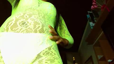 Snapshot of mielsquirt chatting on December 2, 8:19 am mielsquirt online show from December 2, 8:19 am