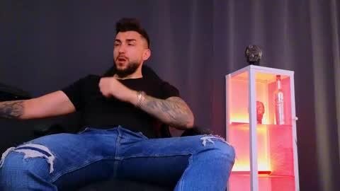 Snapshot of mightyaaron chatting on January 30, 7:39 am MightyAaron online show from January 30, 7:39 am