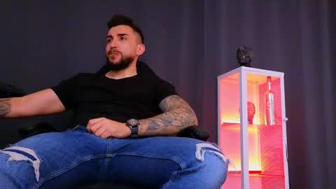 Snapshot of mightyaaron chatting on January 31, 10:52 am MightyAaron online show from January 31, 10:52 am