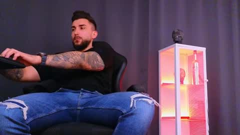 Snapshot of mightyaaron chatting on February 2, 3:39 pm MightyAaron online show from February 2, 3:39 pm