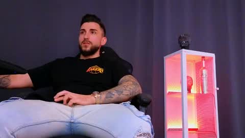 Snapshot of mightyaaron chatting on February 3, 12:57 pm MightyAaron online show from February 3, 12:57 pm