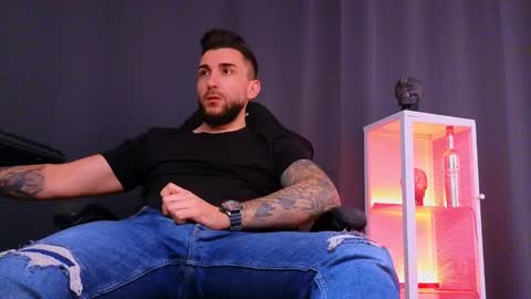 Snapshot of mightyaaron chatting on February 5, 2:05 pm MightyAaron online show from February 5, 2:05 pm