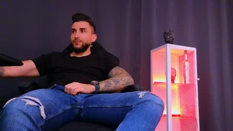 Snapshot of mightyaaron chatting on February 5, 5:31 pm MightyAaron online show from February 5, 5:31 pm