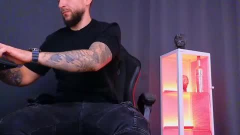 Snapshot of mightyaaron chatting on February 6, 2:48 pm MightyAaron online show from February 6, 2:48 pm