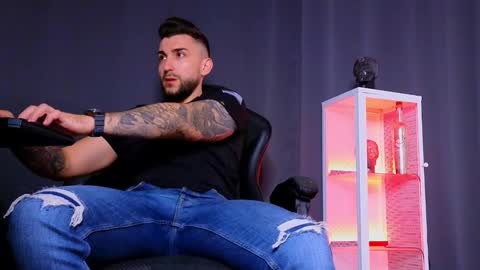 Snapshot of mightyaaron chatting on February 9, 3:45 pm MightyAaron online show from February 9, 3:45 pm