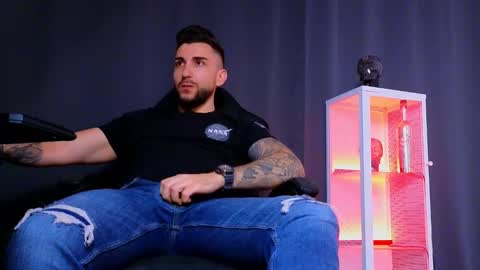 Snapshot of mightyaaron chatting on February 9, 6:47 pm MightyAaron online show from February 9, 6:47 pm