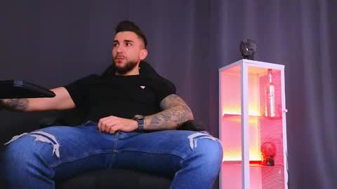 Snapshot of mightyaaron chatting on February 16, 10:54 am MightyAaron online show from February 16, 10:54 am
