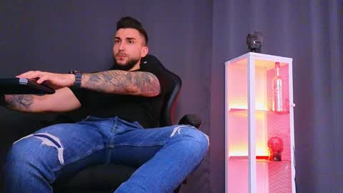 Snapshot of mightyaaron chatting on February 16, 2:00 pm MightyAaron online show from February 16, 2:00 pm