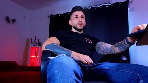 Snapshot of mightyaaron chatting on September 14, 1:54 pm MightyAaron online show from September 14, 1:54 pm
