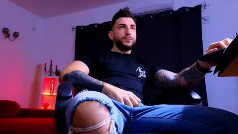 MightyAaron online show from October 26, 5:02 am