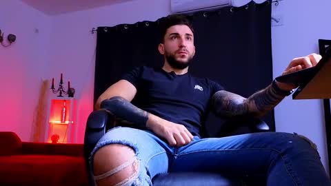 MightyAaron online show from November 30, 5:11 am