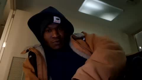 Snapshot of mightymandingo chatting on November 18, 6:18 am Mightymandingo online show from November 18, 6:18 am