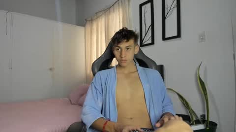 Snapshot of miguel_hz chatting on January 18, 2:12 pm Miguel Hernandez online show from January 18, 2:12 pm