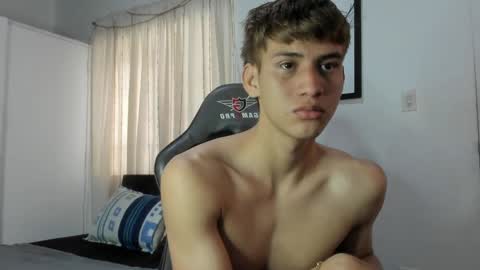 Snapshot of miguel_hz chatting on February 26, 2:57 pm Miguel Hernandez online show from February 26, 2:57 pm