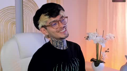 MIHAIL LEROY finally independent model online show from December 5, 5:50 pm