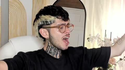 MIHAIL LEROY finally independent model online show from January 9, 1:50 am