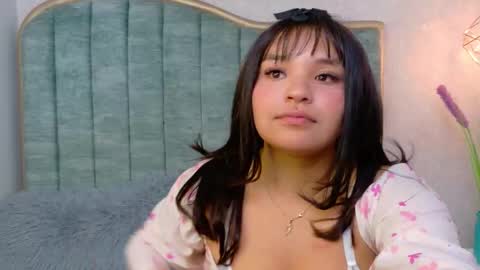 Snapshot of miia_aurora chatting on November 25, 4:12 am MIA online show from November 25, 4:12 am