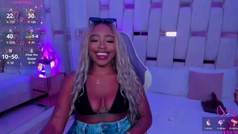 Miia Schwarz  online show from April 11, 9:19 pm