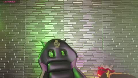 Snapshot of miia_zarate chatting on February 23, 12:19 am Ma - online show from February 23, 12:19 am