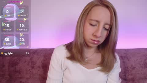 Snapshot of miiaa_doll chatting on September 25, 12:47 am MIIA online show from September 25, 12:47 am