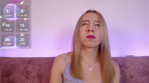 Snapshot of miiaa_doll chatting on November 13, 1:04 am MIIA online show from November 13, 1:04 am