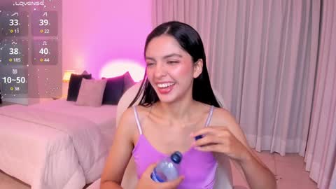 Snapshot of miiaa_evans chatting on December 14, 3:40 am Mia online show from December 14, 3:40 am