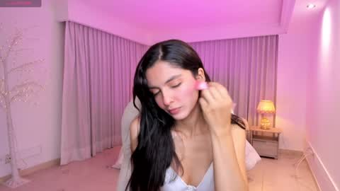 Snapshot of miiaa_evans chatting on January 18, 3:20 am Mia online show from January 18, 3:20 am