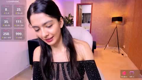 Snapshot of miiaa_evans chatting on October 13, 11:10 am Mia online show from October 13, 11:10 am