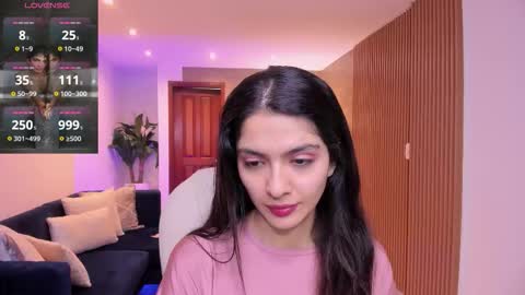 Mia online show from November 20, 11:10 am