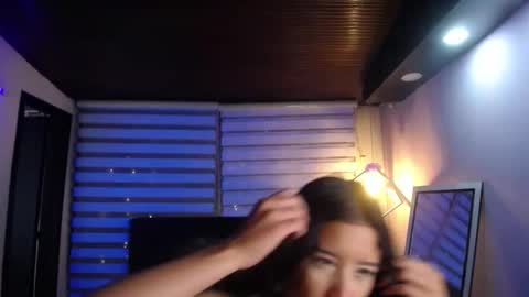 miiaa_evans1 online show from October 19, 11:11 am