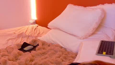 Snapshot of miirra_ chatting on November 19, 6:13 am Amira online show from November 19, 6:13 am