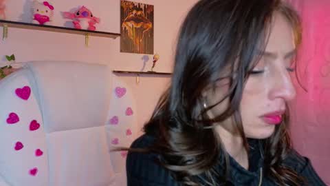 miis_beella online show from March 17, 8:45 pm