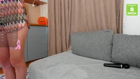 Snapshot of miissblonde chatting on October 28, 1:42 am miissblonde online show from October 28, 1:42 am