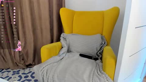 Snapshot of miissblonde chatting on November 12, 3:29 am miissblonde online show from November 12, 3:29 am