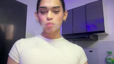 Snapshot of mika_pedersen chatting on November 17, 9:42 pm mika_pedersen online show from November 17, 9:42 pm