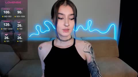 Snapshot of mika_reid chatting on October 14, 11:22 am Mika online show from October 14, 11:22 am