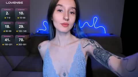 Snapshot of mika_reid chatting on February 12, 9:59 am Mika online show from February 12, 9:59 am