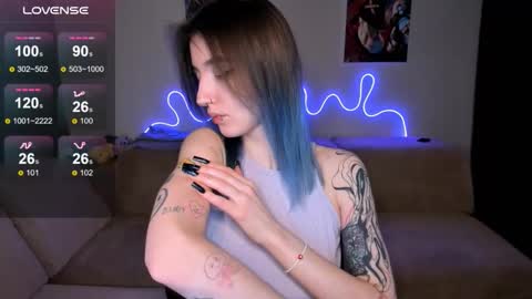 Snapshot of mika_reid chatting on February 13, 8:43 am Mika online show from February 13, 8:43 am