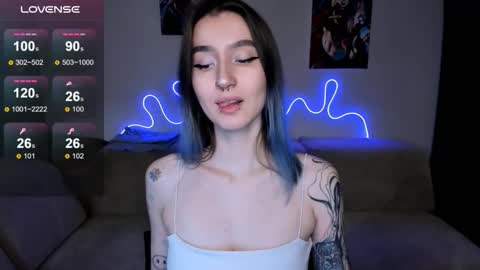 Snapshot of mika_reid chatting on February 16, 6:26 pm Mika online show from February 16, 6:26 pm