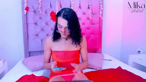 mika_velvet online show from February 20, 9:15 pm