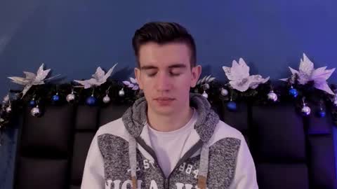 Snapshot of mikaelslow chatting on November 27, 4:03 am mikael online show from November 27, 4:03 am