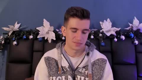 Snapshot of mikaelslow chatting on December 5, 4:10 am mikael online show from December 5, 4:10 am