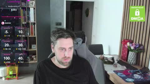 Snapshot of mikavfr chatting on December 18, 12:11 pm Mika online show from December 18, 12:11 pm