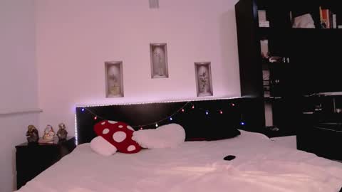 mikaylaraven online show from December 21, 4:19 am