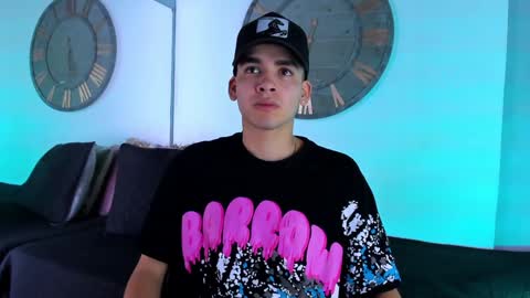 Snapshot of mike_0233 chatting on December 7, 3:58 am Mike 0233 online show from December 7, 3:58 am