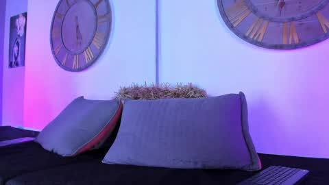 Snapshot of mike_0233 chatting on December 11, 7:20 am Mike 0233 online show from December 11, 7:20 am